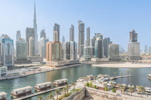 Burj Khalifa and Dubai Canal Views, Minutes from Downtown Dubai, Convenient Metro Access - 15 Northside Tower 2, Business Bay by Deluxe Holiday Homes