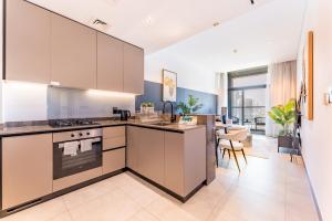 Burj Khalifa and Dubai Canal Views, Minutes from Downtown Dubai, Convenient Metro Access - 15 Northside Tower 2, Business Bay by Deluxe Holiday Homes