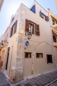 The Storybook Maisonette Walk Old Town & Beach in Minutes