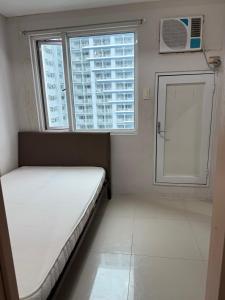 1 BR Grass Residence Tower 1A North Avenue MManilla