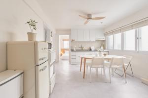 망원한강도보5분 망원시장 망리단길 홍대11분 14인 넷플렉스 짐보관