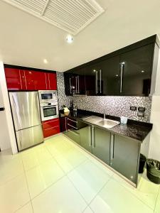 L08 Penthouse Suite Modern Condo On Bangla Road