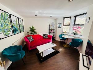 2 Bedroom - Garden Apartment, with parking