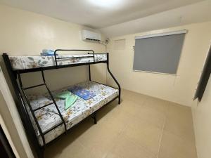 Rosebuds, Fully Airconditioned