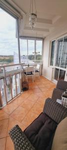 Comfort Living Close to Train & Airport