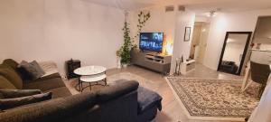 Comfort Living Close to Train & Airport