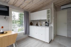 Himosranta Suite C - Private Suite with Sauna & Lake Views