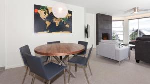 Woodrun Lodge 307 | Sleek Slopeside Unit w Pool, Hot Tub, & Heated Floors