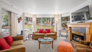Woodrun Lodge 214 | Ski-in-Ski-Out Condo, Heated Pool, Hot Tub, Gym