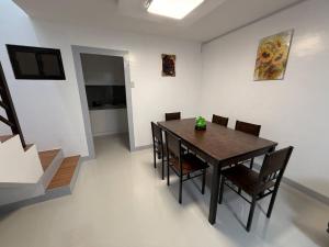 Buddys, Fully Airconditioned