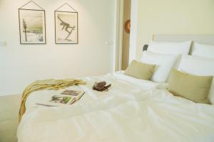 oceanHUTS Coxos Adults Only