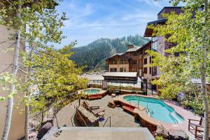 Ski-InandSki-Out Condo with Views in Olympic Valley