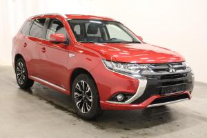 Mitsubishi med telt og camping utstyr