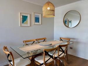 Amplio depto frente a la playa y San Martin