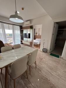 Cozy 2BR at Landmark Residence Bandung, near Paskal