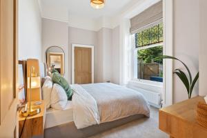 Torquay Beachside Hot Tub Stay