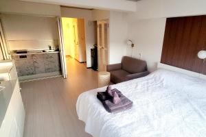 Ocean View! King-size Bed! 2min to the Beach!