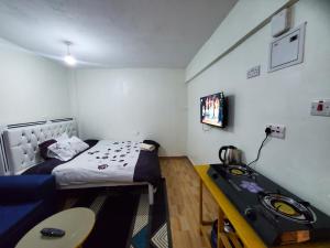 Premier homes w free parking n lift