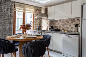 Modern flat with balcony near to Galataport