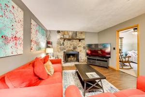 Artists Retreat at Sky Valley with Balcony and Deck