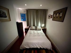 Open plan stylish urban flat