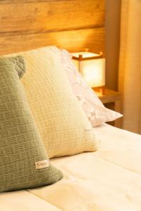 Casa térrea com 03 quartos em Canto Grande