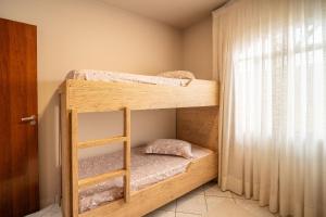 Casa térrea com 03 quartos em Canto Grande