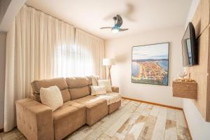 Casa térrea com 03 quartos em Canto Grande