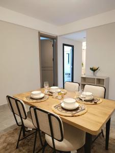 Narari 2 Bedroom, Facing Nairobi National Park, 10 mins to JKIA Airport with Gym & Pool Available