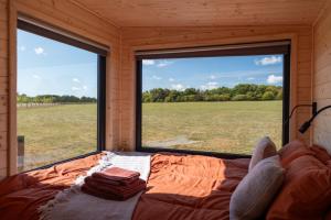 Secluded Cotswolds Off-Grid Cabin NEW Sept 25