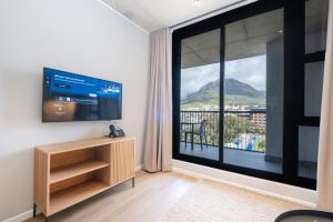 Riverlands - Mountain View 1-BR Premium Apartment