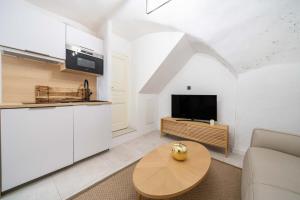 Charming town house in the historic Suquet