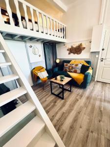 Charmant appartement lumineux avec mezzanine proche gare et centre