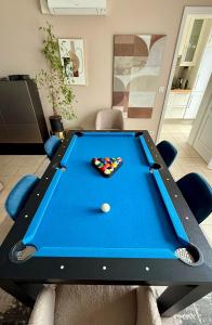 Appartement climatisé 3 étoiles T3 chic à Strasbourg avec billard et terrasse