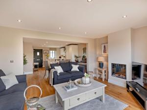 2 Bed in Talkin 91822