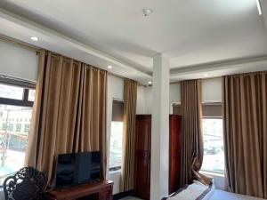 Khách Sạn Trung Hậu