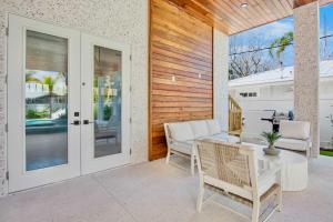 Between the Waves - Siesta Key Luxury Home