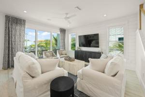 Beach View Paradise - New Anna Maria Island Home