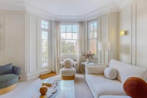 Elegant 2-Bed Chelsea Flat Near Kings Road and River Thames