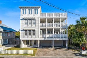 SeaStarr by Tybee Cottages