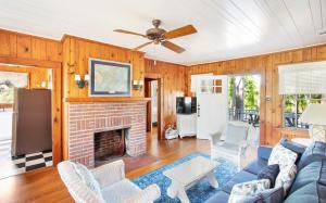 Wicker Cottage by Tybee Cottages