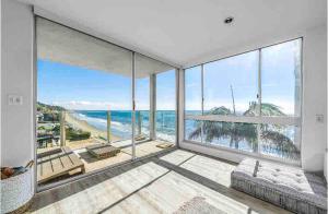 Oceanfront, Pool, Jacuzzi NO HWY Noise!