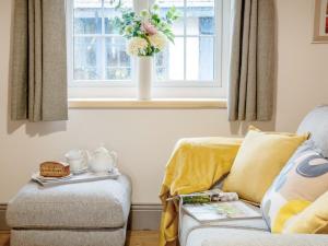 2 bed in Gower 77978