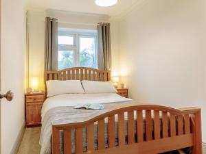 2 bed in Gower 77978