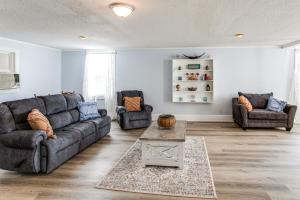 Large Yard and Historic Charm Orangeburg Retreat!