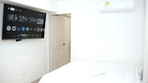 Beachfront building-Workspace, Cozy & Affordable!