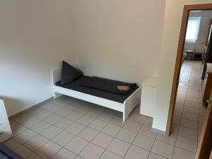 3 Schlafzimmer, Wohnzimmer, Küche, Bad, Terrasse, Parkplatz