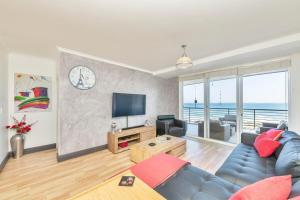 Horizon Bay 201-Beachfront Gem Table Mtn