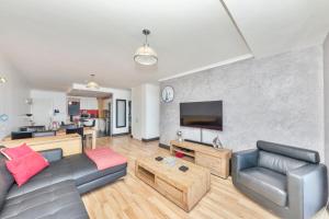 Horizon Bay 201-Beachfront Gem Table Mtn