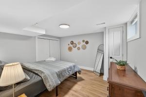 Bright and Modern 2BR Suite with Rustic Bar